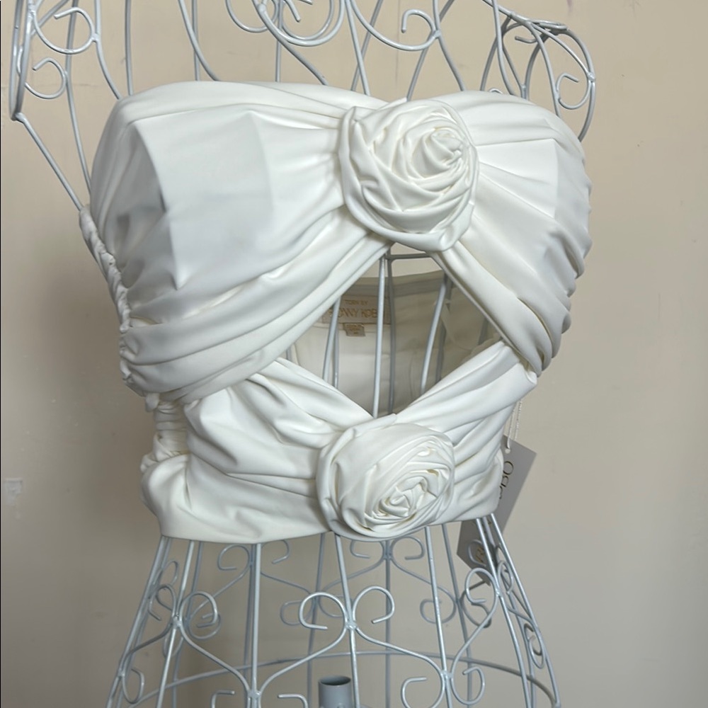 NWT! SIZE M / Ronny Kobo / Elegant White Strapless Crop Top with Floral Accents